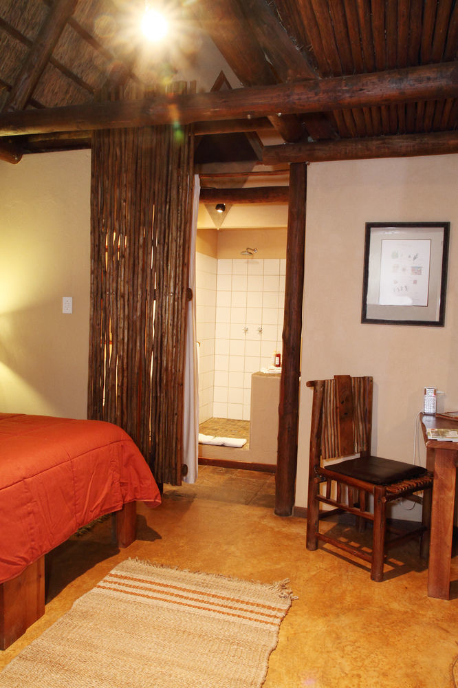 Xaus Lodge Twee Rivieren Екстериор снимка