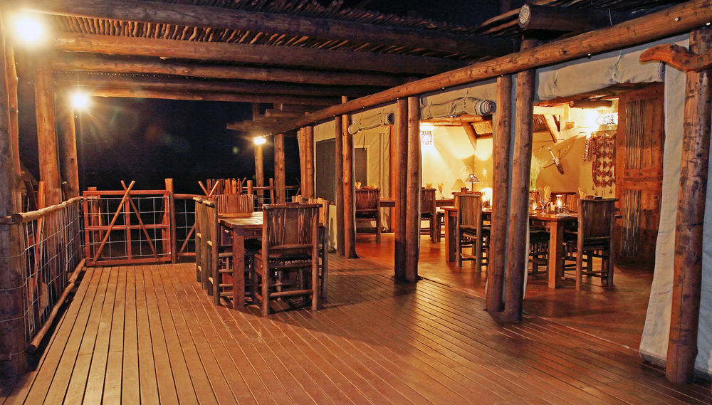 Xaus Lodge Twee Rivieren Екстериор снимка