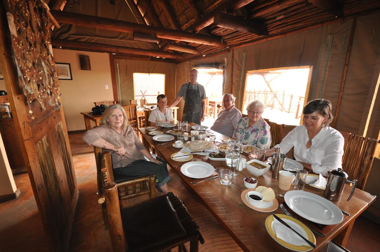 Xaus Lodge Twee Rivieren Екстериор снимка