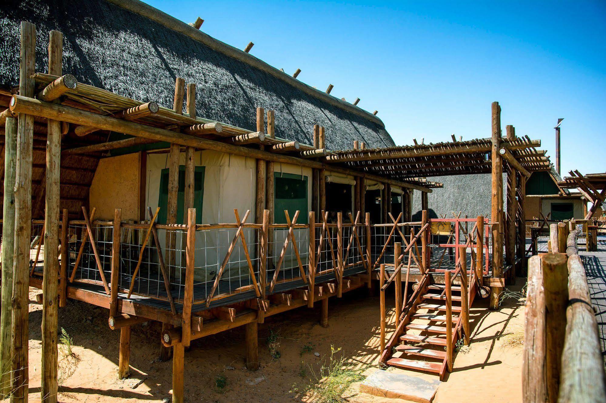 Xaus Lodge Twee Rivieren Екстериор снимка